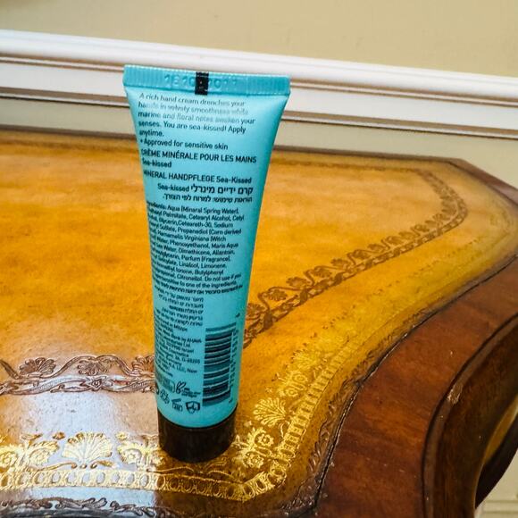 AHAVA DeadSea Water Mineral Hand Cream SEA-KISSED 1 oz 30mL Travel Size Full - Picture 2 of 2